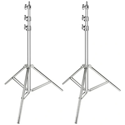Abbildung von Neewer Edelstahl Lichtstativ, silberfarben, 200 cm, Faltbarer und tragbarer robuster Ständer für Studio Softbox, Monolight andere Fotoausrüstungen (2 Stück)