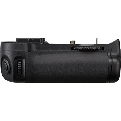 Abbildung von Nikon MB D11 Multifunktions Batterieteil für D7000