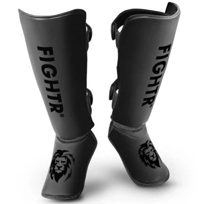 Abbildung von FIGHTR® Schienbeinschoner mit perfektem Sitz und idealer Polsterung Dicker Schienbeinschutz für Kicks im Kickboxen, MMA, Muay Thai weitere Kampfsportarten