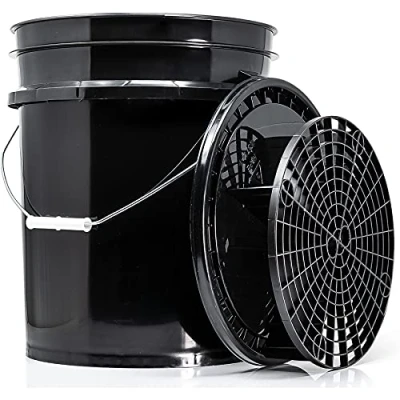 Abbildung von detailmate Black&amp;White Set Magic Bucket Wasch Eimer 20 Liter/5GAL + Schmutzsieb Deckel schwarz Zubehör für die professionelle Auto Handwäsche Ideal Autowäsche Autopflege
