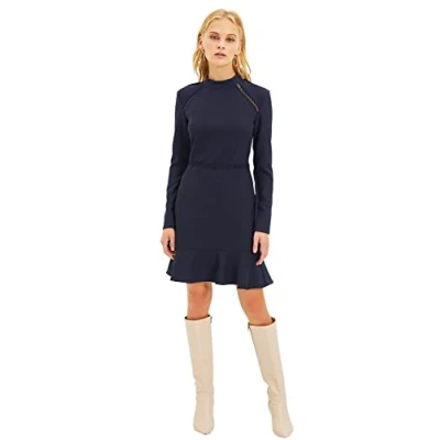 Abbildung von TRENDYOL Damen Black Lace Detailed Flywheel Dress, Marineblau, 36 EU