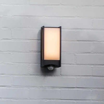 Abbildung von LED Außenwandleuchte Qubo mit Bewegungsmelder