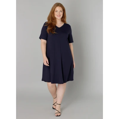 Abbildung von Base Level Curvy Shirtkleid &quot;Abernathy&quot;, In leicht ausgestellter Form