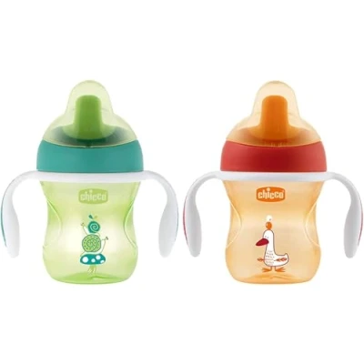 Abbildung von Chicco Training Trinklernbecher für Babies ab 6 Monaten, Auslaufsicherer Kinder Trinkbecher mit ergonomischer halbweicher Tülle, Ventil und abnehmbaren Griffen Grün oder Orange