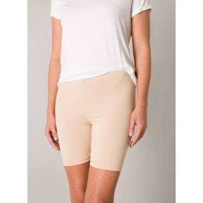 Abbildung von Base Level Shorts, mit hohem Bund