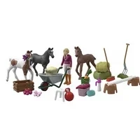 Abbildung von Horse Club Adventskalender 2025 Weihnachtswunder Fohlenaufzucht, Spielfahrzeug