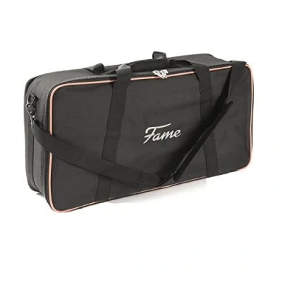 Abbildung von Fame Premium Medium Pedalboard Tasche, Wetterfest, Gepolstert, Effektgeräte Tragetasche, Rucksackgarnitur, Zubehörfach, Stabil, Oxford Black, Innenmaße 540x360x140mm