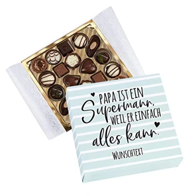 Abbildung von Herz &amp; Heim® Lindt Pralinen zum Vatertag Supermann mit Spruch und eigener Widmung