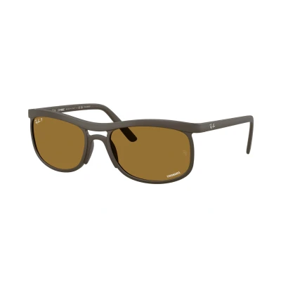 Abbildung von Ray Ban Unisex RB4452CH 612473 Gläser SONNENBRILLEN Spähen Braun Quadratisch Polarisiert