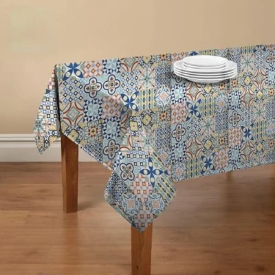 Abbildung von Doge Milano Tischdecke mit Digitaldruck, 100% Made in Italy Rutschfeste für Esszimmer, waschbar und schmutzabweisend, Modell Maiolica Rosalie, cm 180x140