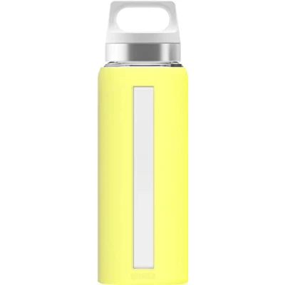 Abbildung von SIGG Dream Ultra Lemon Trinkflasche (0.65 L), schadstofffreie und hitzebeständige Trinkflasche, auslaufsichere aus Glas mit Silikonhülle