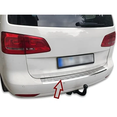 Abbildung von RECAMBO Ladekantenschutz für VW TOURAN 1T3, BJ 2010 2015 Stoßstangenschutz, V2A rostfrei, Exklusive Optik, praktischer Schutz &amp; perfekte Passform