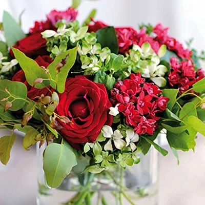 Abbildung von linoows 20 Servietten, Roter Blumenstrauß, Sommerblumenstrauß mit Rosen 33x33 cm
