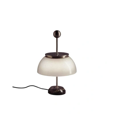 Abbildung von Artemide Alfa Tischleuchte mit Glasschirm
