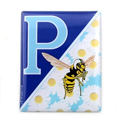 Abbildung von Billet One Frontabzeichen Overlay, 3D Aufkleber, gewölbt für die Vorderseite (Horncasting), blaue Gänseblümchen und das Mio the Wasp Logo, kompatibel mit Vespa GTS Modellen