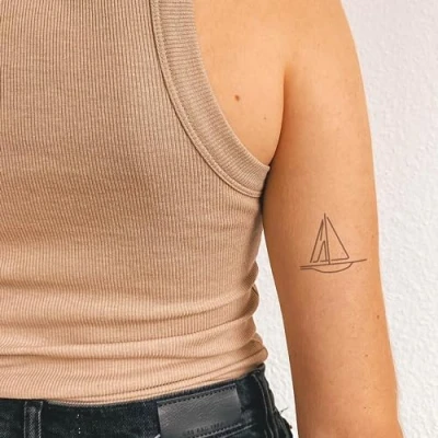 Abbildung von Inkster® Boot Tattoo Temporäres mit EU Kosmetikzertifizierung wasserfest + vegan revolutionäres 2 Wochen Fake Tattoos und Klebetattoos für Erwachsene