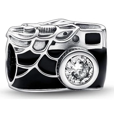 Abbildung von PANDORA Marvel Spider Man Kamera Selfie Charm aus Sterling Silbermit Cubic Zirkonia verziert, der x Collection, kompatibel Moments Armbändern, 792352C01