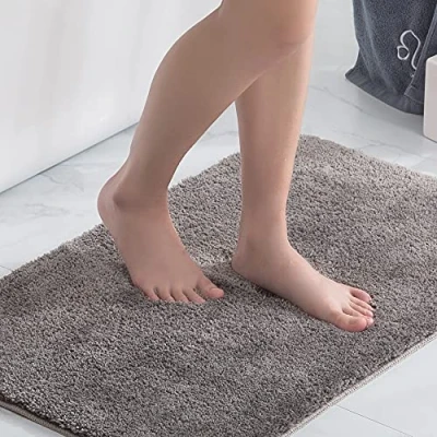 Abbildung von KELEKELE Badematte rutschfest Badvorleger Badezimmerteppich Badteppiche Maschinenwaschbare Flauschige ​Mikrofaser Duschvorleger Weicher Duschmatte (grau, 40 x 60 cm)