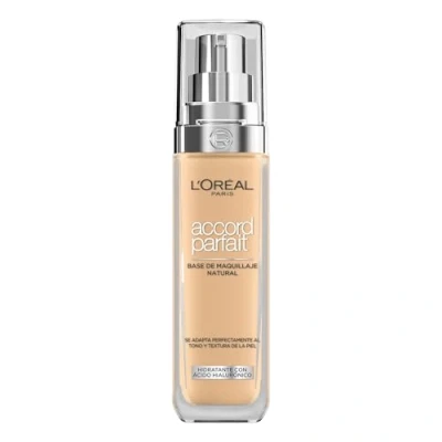 Abbildung von L&#039;Oréal Paris Flüssige Foundation Feuchtigkeit 24 Stunden Formel mit Hyaluronsäure alle Hauttypen Farbton: natürlich, goldfarben (4.D) perfekte Abstimmung 30 ml