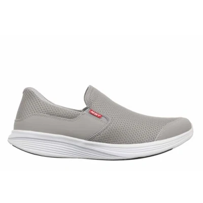 Abbildung von MBT SF Modena III Slip On Damenschuhe. Physiologisches Schuhwerk mit &amp; Fit Technologie für müheloses Tragen. Atmungsaktives Mesh Obermaterial und Kunstleder. Farbe Grau