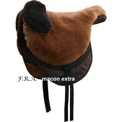 Abbildung von F.R.A. Reitkissen Macon Extra Merino Pauschen und Einschubtaschen mit Einlagen Braun/Cappuccino M