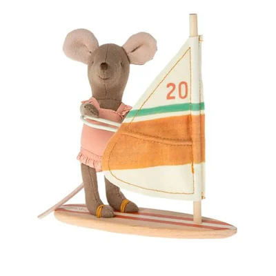 Abbildung von Maileg Surfer Maus Kleine Schwester