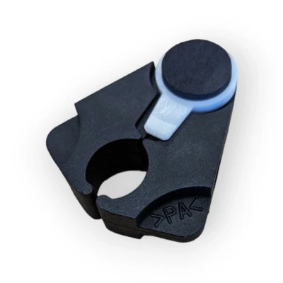 Abbildung von Rehaforum Medical Gehstock Stockhalter Clip / Halter für Gehstock, Gehhilfe Krücke 1,6 2,5 cm, 1 tlg., keine Montage, stilvolles Design
