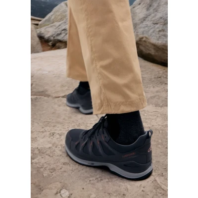Abbildung von Lowa Innox EVO II GTX Hikingschuh, Damen, Größe: 37.5, Asphalt/lachs Schuhe