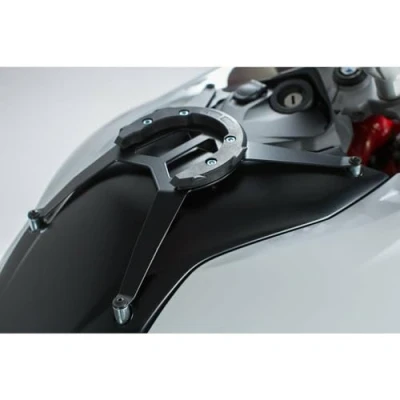 Abbildung von SW MOTECH QUICK LOCK EVO Tankring TRT.00.640.20102/B für BMW