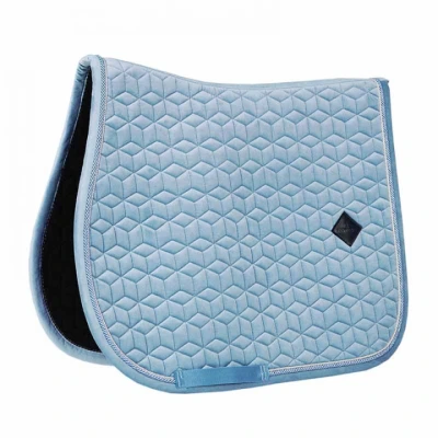 Abbildung von Kentucky Horsewear Samt Satteldecke Schabracke Springen Hellblau