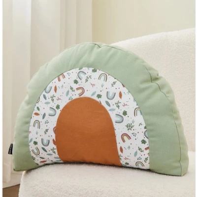 Abbildung von Alavya Home® Dekokissen Kinderkissen Regenbogen D40 cm I Kuschelkissen Flauschig mit Füllung, Zierkissen für Babyzimmer Kinderzimmer Deko 40 x 30