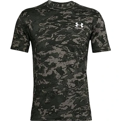 Abbildung von Under Armour CAMO Tshirt print, Herren, Größe: XL, Baroque green