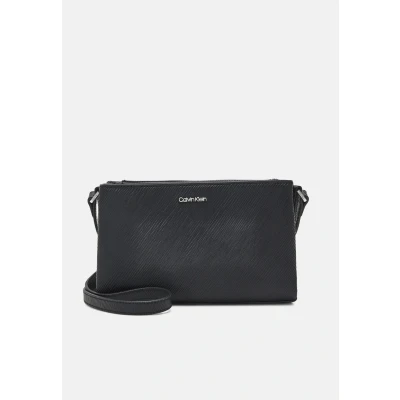 Abbildung von Calvin Klein Elevated Crossbody Saffiano Umhängetasche, Damen, Größe: One Size, Black