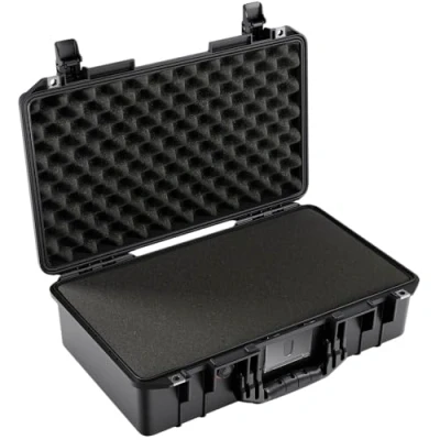 Abbildung von PELI 1525 Air Leichter Schutzkoffer für DSLR Fotografieausrüstung, Wasser und Staubdicht, 26L Volumen, Mit Schaumstoffeinlage (Anpassbar), Farbe: Schwarz