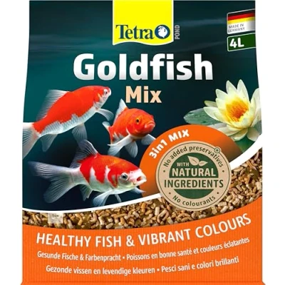 Abbildung von Tetra Pond Goldfish 3in1 Mix Fischfutter Mischung aus Flocken, Sticks und Gammarus für alle Goldfische Kaltwasserfische im Teich, 4 L Beutel