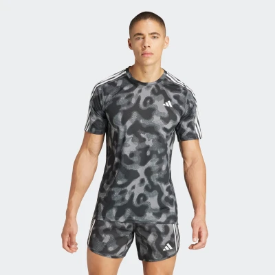 Abbildung von adidas Performance OWN THE RUN Tshirt print, Herren, Größe: Small, grey four six carbon black
