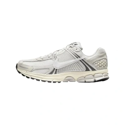 Abbildung von schuhe Nike Zoom Vomero 5 Platinum Tint