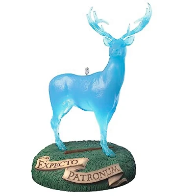 Abbildung von Hallmark Keepsake Weihnachtsschmuck 2023, Harry Potter Hirsch Patronus Ornament mit Licht, Geschenke für Fans