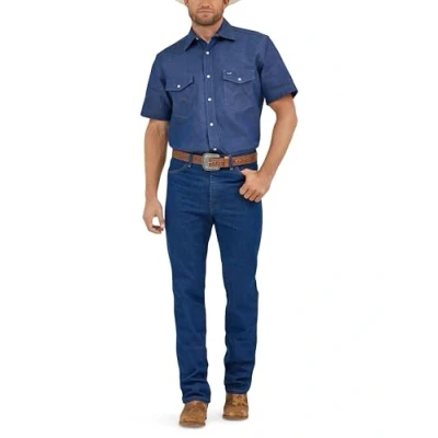 Abbildung von Wrangler Herren Arbeitshemd mit Cowboy Schnitt, Zwei Taschen, kurzärmelig, Schnappverschluss, blau, Large Hoch