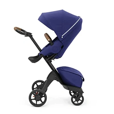 Abbildung von Stokke Xplory X, Royal Blue Eleganter Kinderwagen Anpassbarer Komfort für Baby &amp; Eltern Polsterung, Sicherheitsgurt reflektierender Reißverschluss mehr Sicherheit Im Nu faltbar