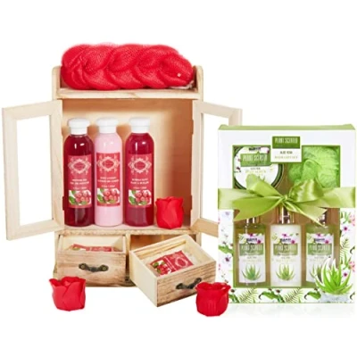 Abbildung von BRUBAKER Cosmetics 2 in 1 Pflegeset Cranberry &amp; Aloe Vera Großes 15 teiliges Wellness Set Damen Dusch und Badeset Frauen Beauty Geschenkset mit Deko Holzschrank