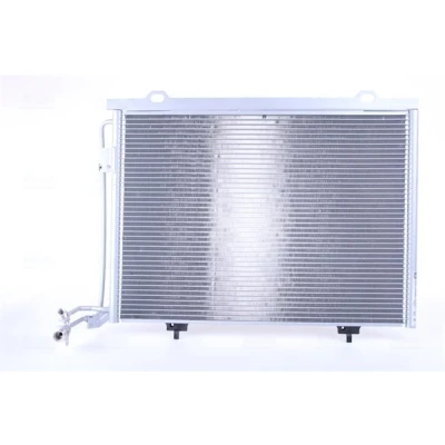 Abbildung von NISSENS 94282 Klimakondensator ohne Trockner Aluminium 595 R 134a MERCEDES BENZ: CLK Coupe, SLK, C Klasse Limousine, CHRYSLER: Crossfire Coupe