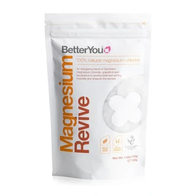 Abbildung von Magnesium Revive Badeflocken, Mischung aus reinem Zechstein Magnesiumchlorid, Grapefruit und Eukalyptus, um müde schmerzende Muskeln zu lindern, entwickelt in Großbritannien von BetterYou, 750 g