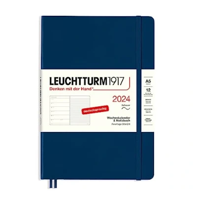 Abbildung von LEUCHTTURM1917 367773 Wochenkalender &amp; Notizbuch Medium (A5) 2024, Softcover, Marine, Deutsch, 12 Monate