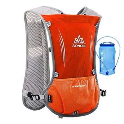 Abbildung von Win.Deeper 5L Ultraleicht Trinkrucksack Trail Rucksack Trinkweste, Hydration Pack Fahrradrucksack für Laufen, Camping, Wandern, Marathoner (Orange mit 1.5L Waterblase)