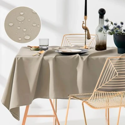 Abbildung von ROOM99 Aura Tischdecke 110 x 160 cm Tischtuch Tafeldecke Fleckschutz Abwaschbar Wasserabweisend Schmutzabweisend Polyester Rechteckig Bankett Dekoration Ganzjährig Beige