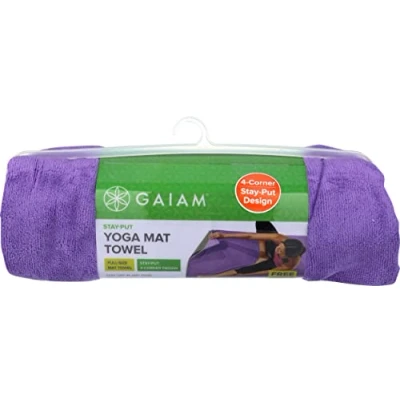 Abbildung von Gaiam Stay Put Yoga Handtuch Matte Größe Yogamatte (passt über Standardgröße 172 cm L x 61 B), Violett