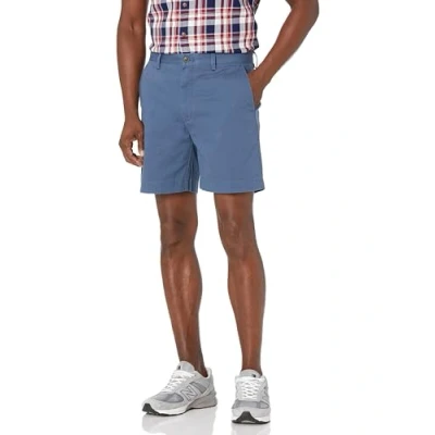 Abbildung von Amazon Essentials Herren Klassisch Geschnittene Chinoshorts, 18 cm, Blau, 42W