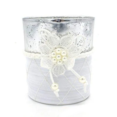Abbildung von DARO DEKO Teelichthalter aus Glas weiß und Silber spiegelnd mit Blume Perlen 1 Stück 9 x 10cm