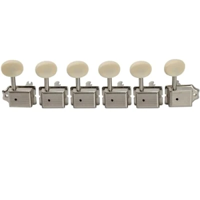 Abbildung von Musiclily Pro Vintage Style Split Shaft 6 in line Gitarren Mechaniken Set für Squier Classic Vibe Strat/Tele E Gitarre, Nickel mit Off White Button